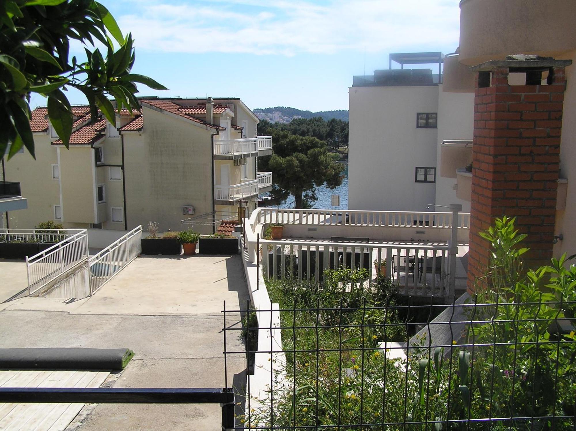 Studio Apartments Fabjanac Trogir Luaran gambar